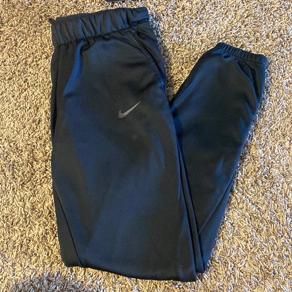 Brand: Nike Size: XS Color: Black